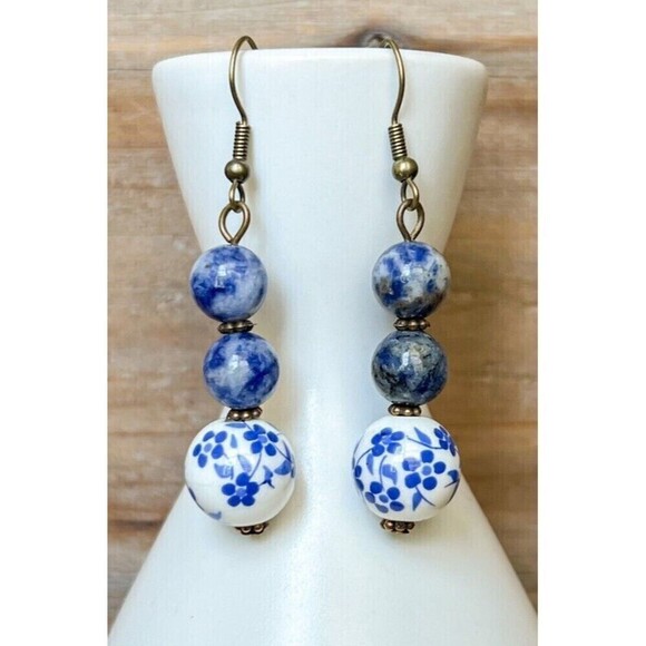 Mally Earring - Picture 3 of 3